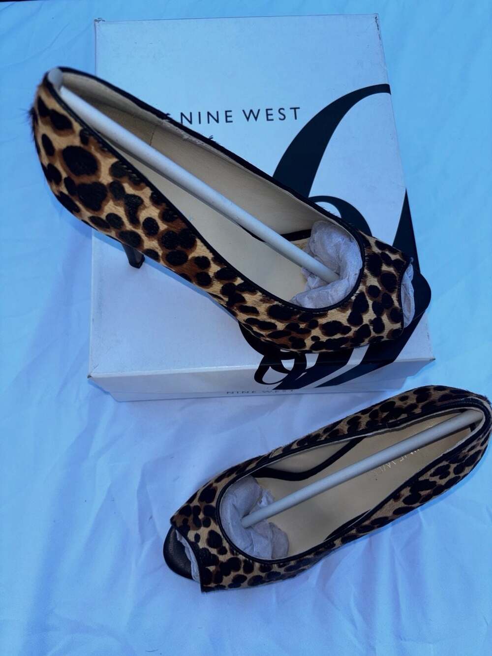 Nine West Leopard Print Calf Hair Peep Toe Pumps size 6